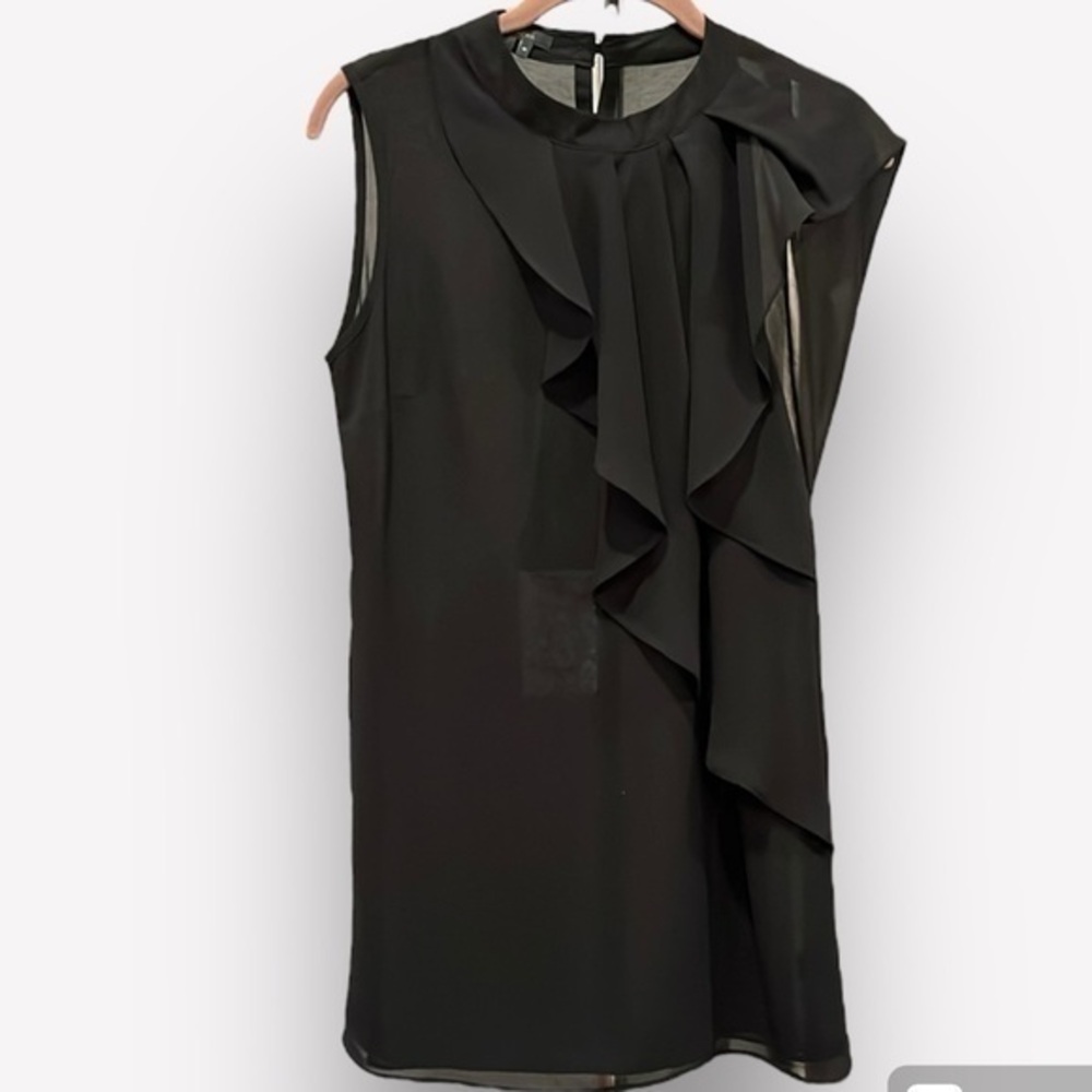 🇪🇸🐠BCBGMAXAZARIA ruffle blouse black sheer button back medium asymmetrical
